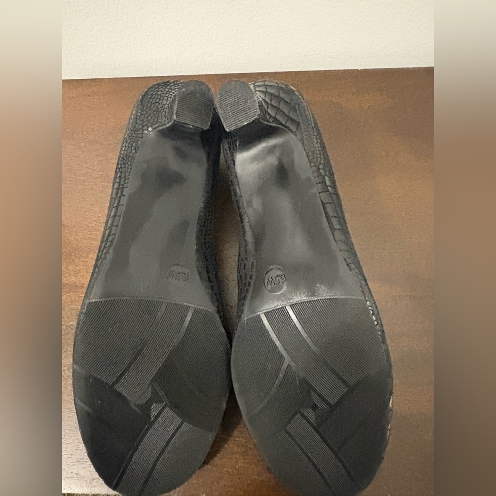 Array Black Croc-Embossed Heels - image 7